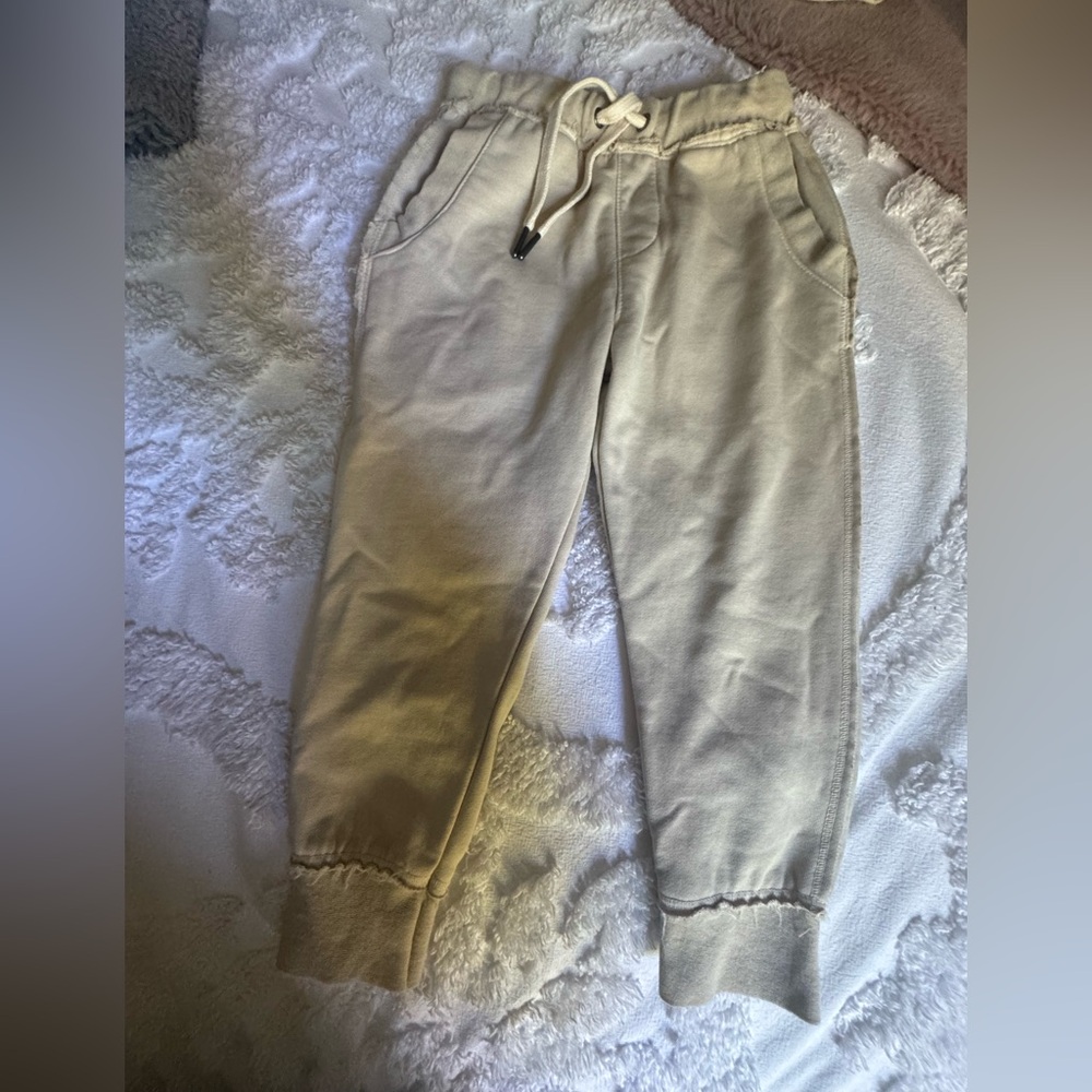 Kids Miki Miette Ziggy Joggers Oatmeal size 2T
Pockets Elasticated Waist Tie